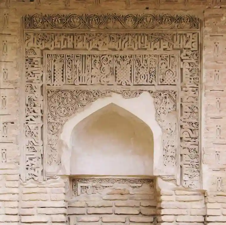 تزئینات محراب رباط آبگینه