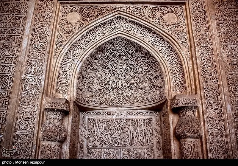 ترئینات گچبری مسجد بایزید بسطام