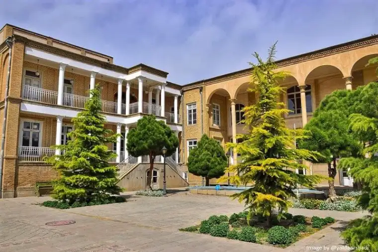 حیاط خانه گنجه ای زاده