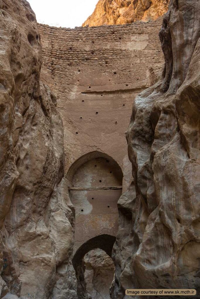 نمایی زیبا از سد تاریخی شاه عباسی