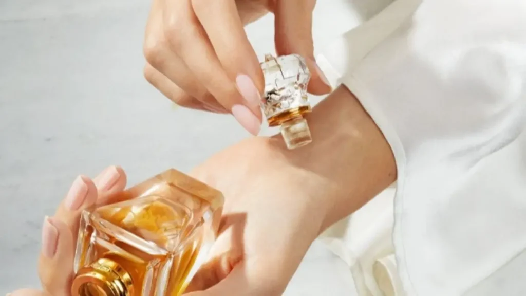 رایحه عطرها روی پوست