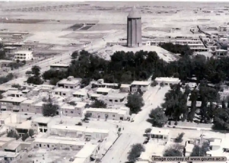 تصویری قدیمی از بلندترین برج آجری جهان در شهر گنبد کاووس