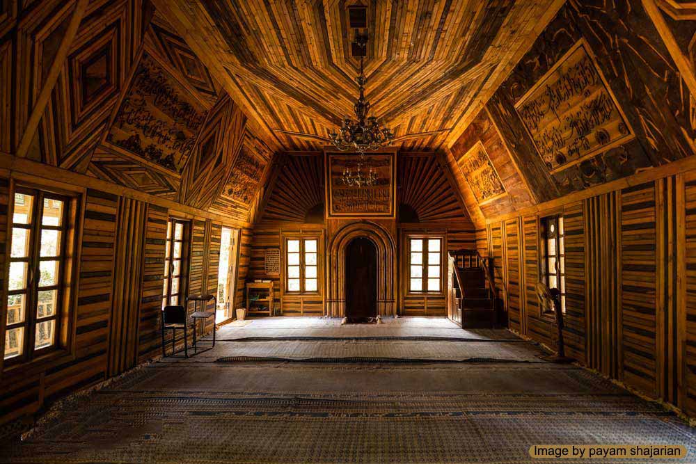 معماری و سبک ساخت خاص مسجد چوبی دهکده
