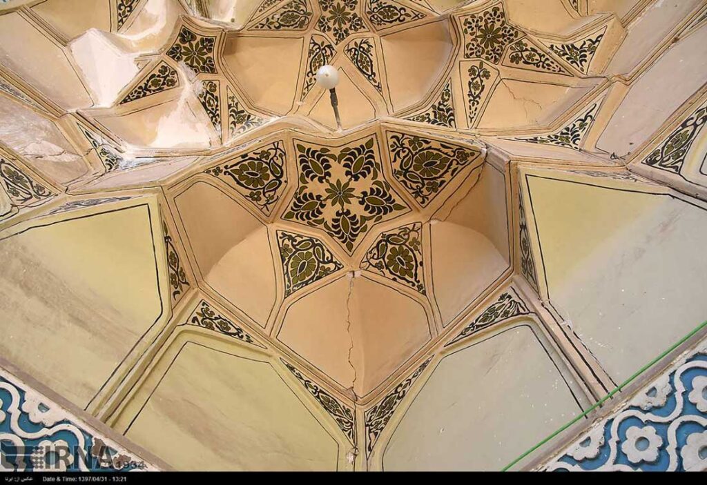 معماری سقف مسجد نیشابور