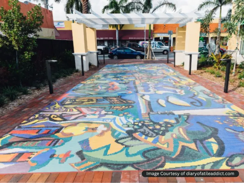 موزائیک کاری کف حیاط