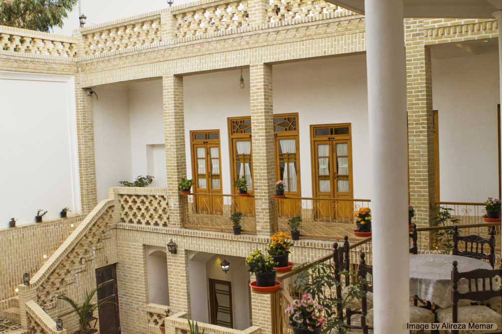 اقامت در هتل سنتی و زیبای خانه معمار شهر کاشان