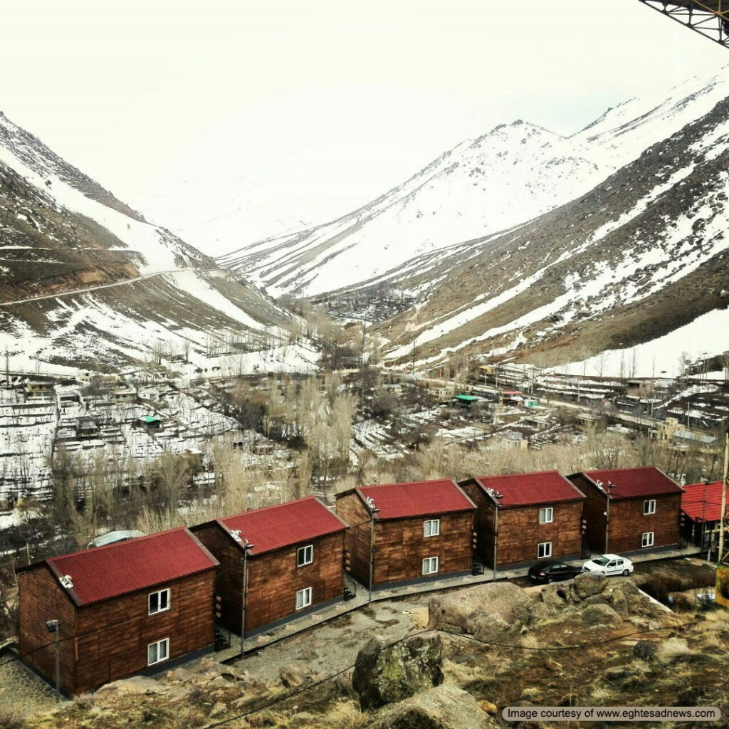 نمایی از هتل ویلاهای کوهستانی گنجنامه