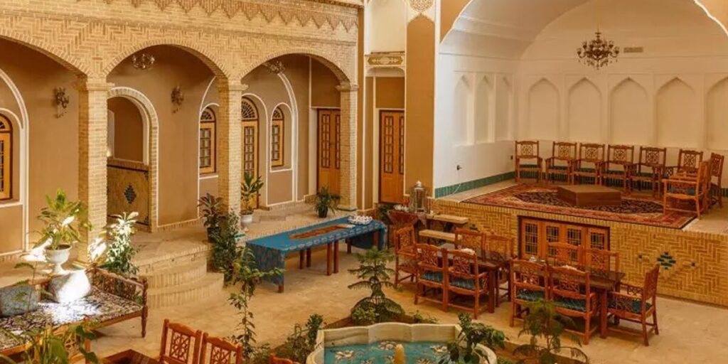 هتل کهن کاشانه یکی از هتل های سنتی و زیبای یزد