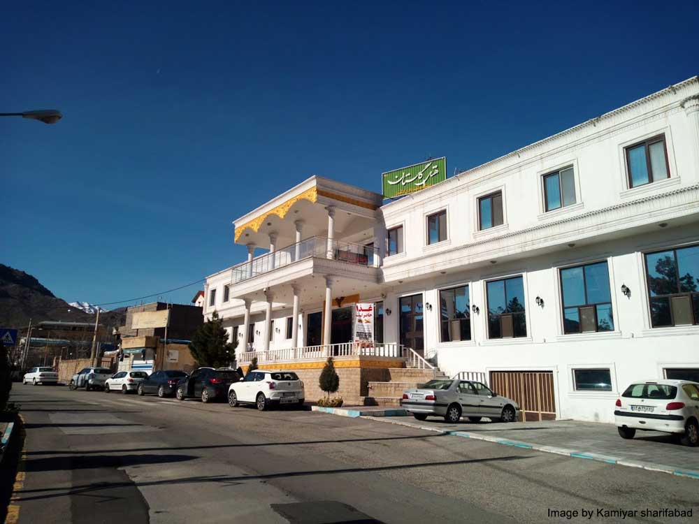 اقامت در هتل گلستان قمصر، در نزدیکی کاشان