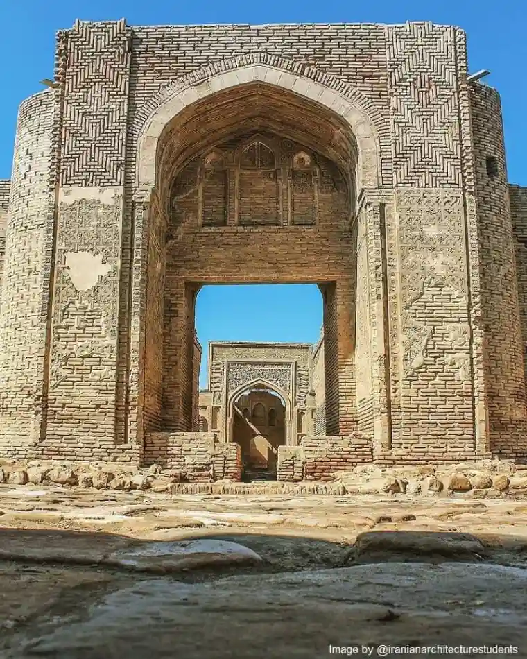 ورودی رباط آبگیر