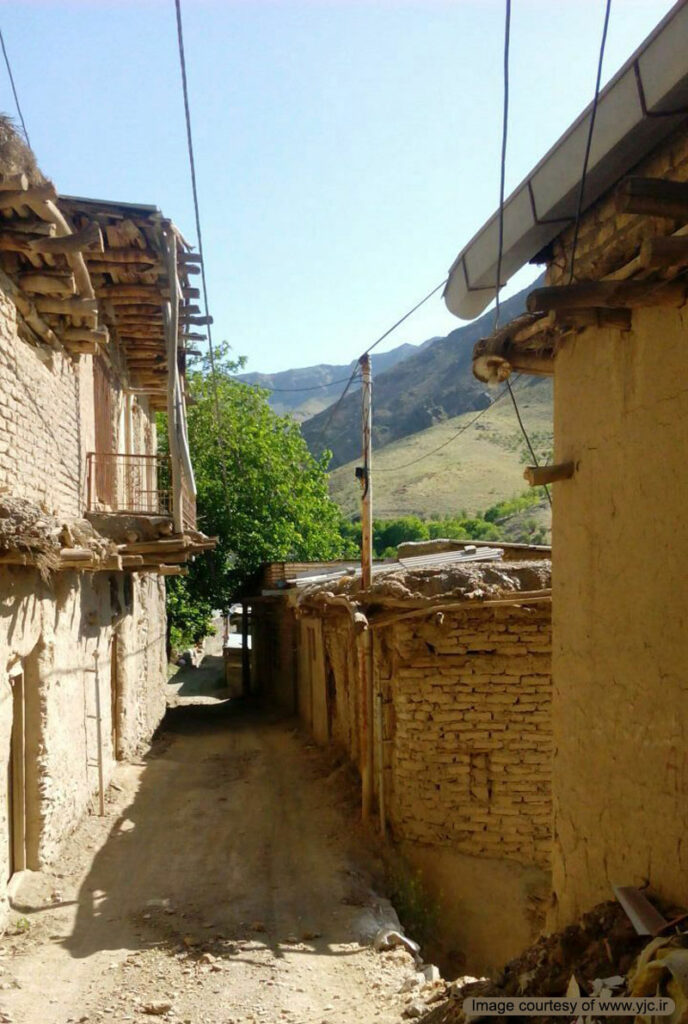 کوچه‌های زیبا و دیدنی روستای تاریخی دیزباد