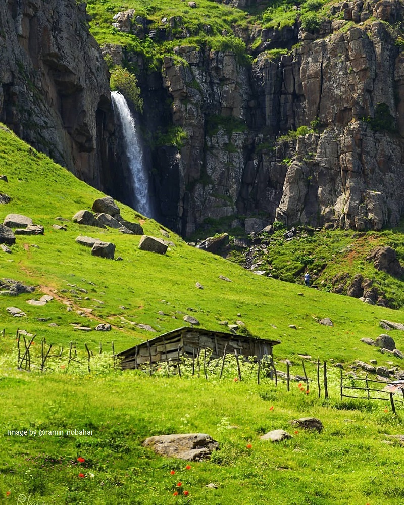 نقاشی در مورد زندگی عشایر