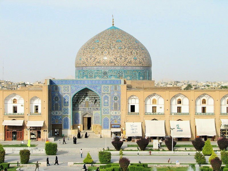 نمای کلی مسجد شیخ لطف الله، از دیدنی های اصفهان