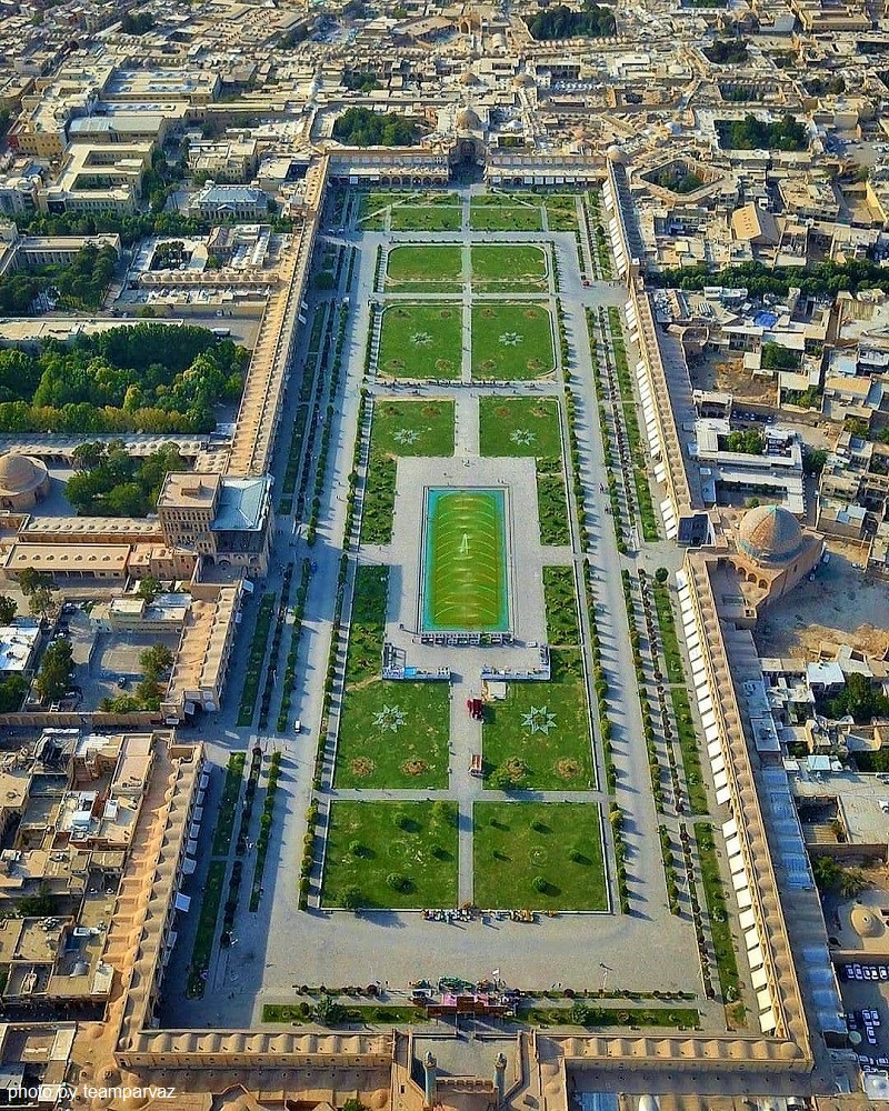 نمای هوایی میدان امام خمینی و جاهای دیدین اصفهان که پیرامونش هستند.
