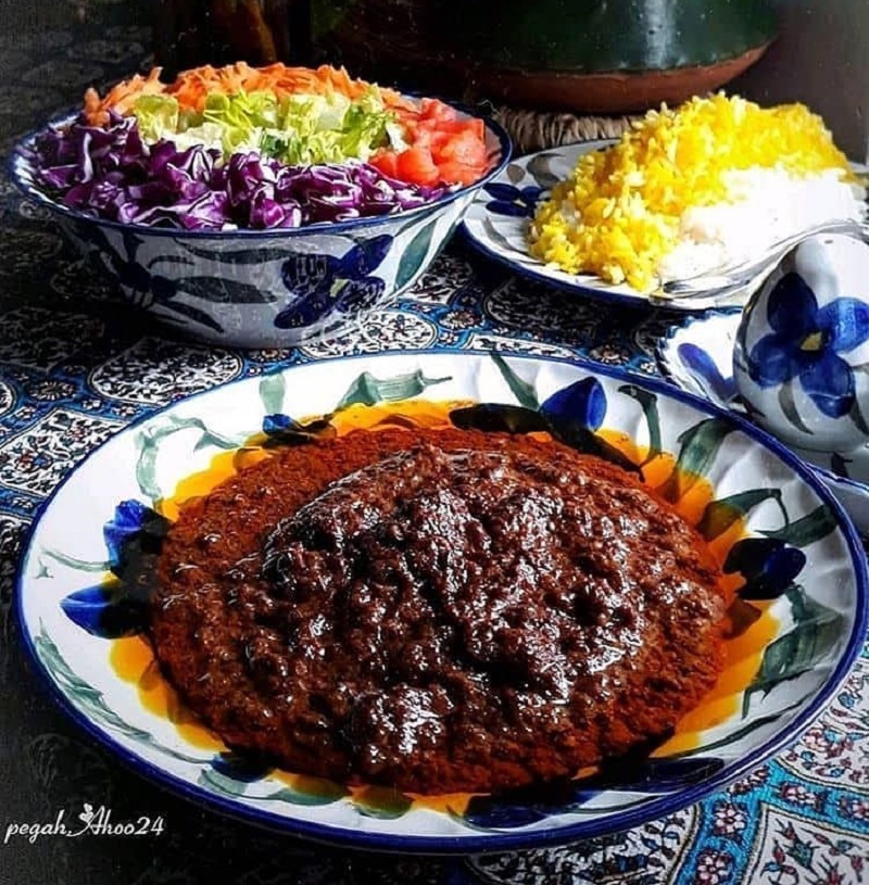 نحوه پخت خورشت فسنجان، غذای ترش و شیرین ایرانی