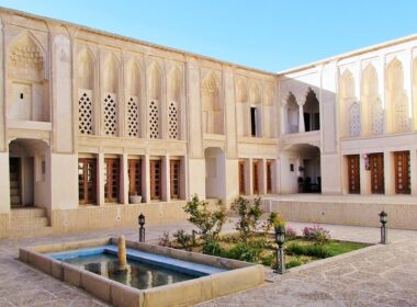 جاهای دیدنی ابرکوه: خانه صولت (موزه مردم شناسی)
