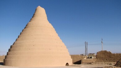 جاذبه های گردشگری ابرکوه: یخچال آقازاده
