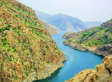 نمایی از یکی از رودهای ایران: کارون