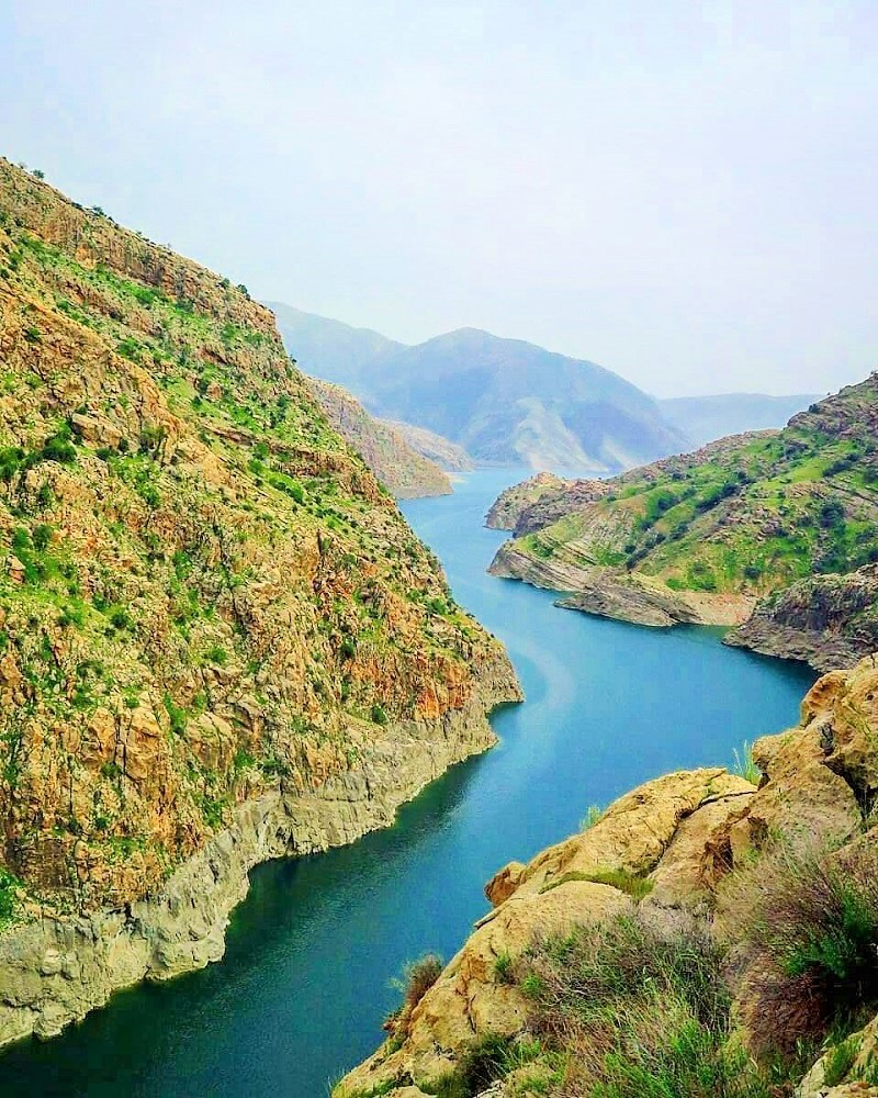 نمایی از یکی از رودهای ایران: کارون