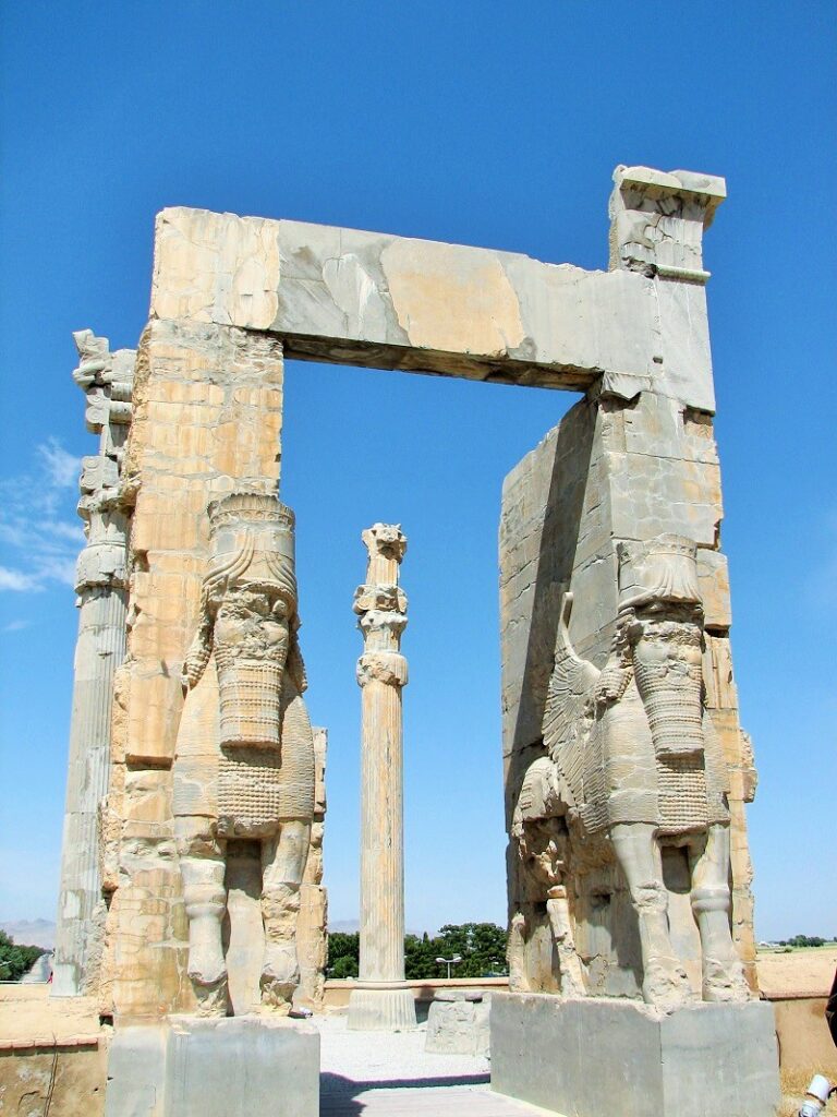 بناهای دوره هخامنشی، دروازه ملل تخت جمشید