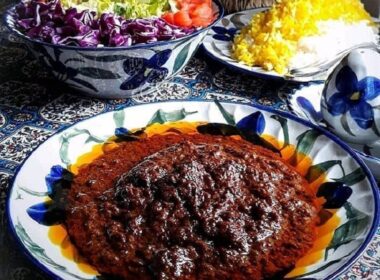نحوه پخت خورشت فسنجان، غذای ترش و شیرین ایرانی