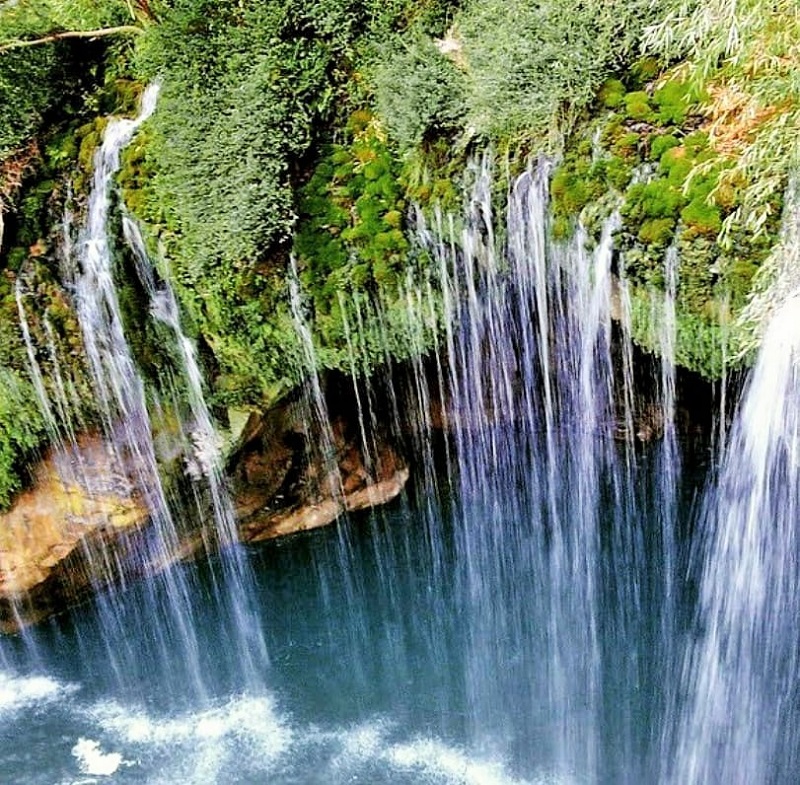 جاذبه های طبیعی اصفهان آبشار آب ملخ