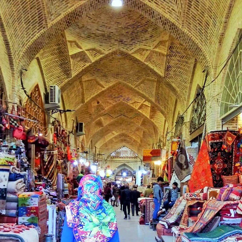 بازار وکیل؛ یکی از جاهای دیدنی شیراز که طرفداران بسیار دارد.