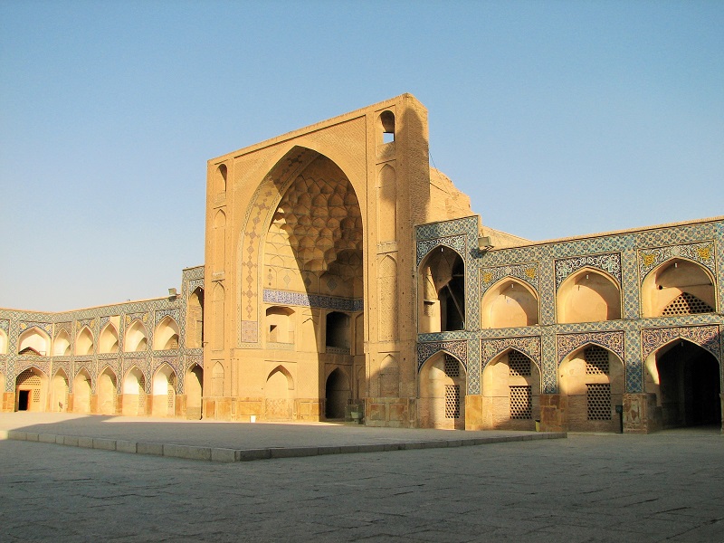 از دیدنی های اصفهان:مسجد جامع اصفهان، ایوان شاگرد