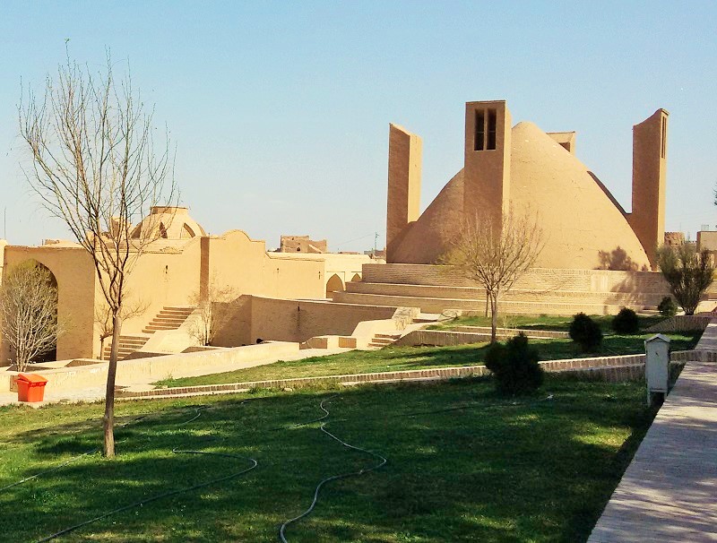 معماری بومی ایران آب انبار میبد
