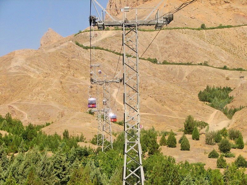 از دیدنی های اصفهان: کوه صفه و تجربه شیرین تله‌کابین آن