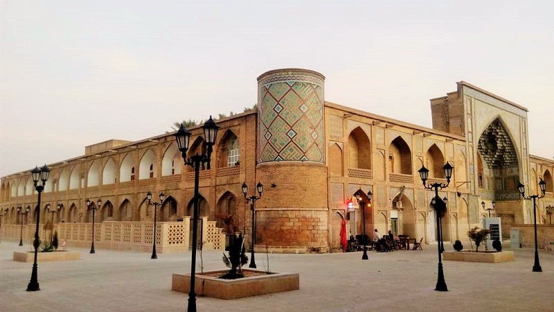 جاذبه های تاریخی شیراز: مدرسه خان
