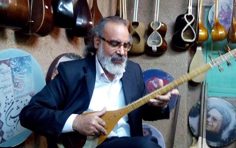 مهارت نواختن ساز تنبور ایرانی