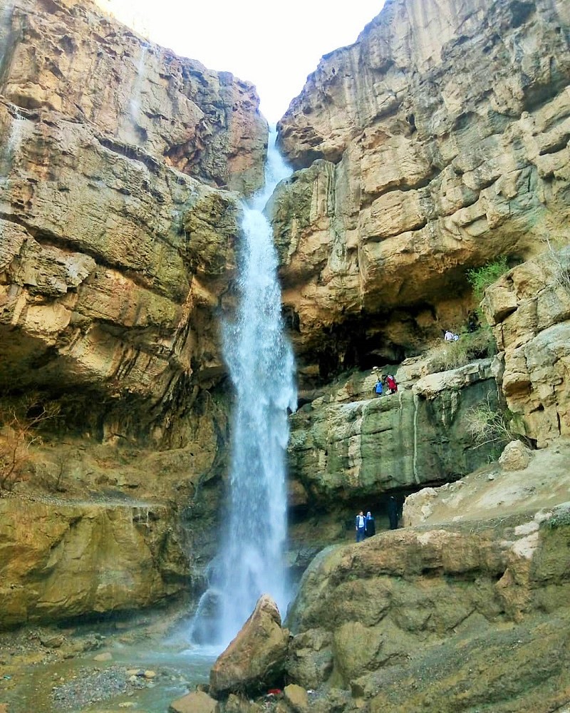 جاذبه های گردشگری یزد: آبشار دره گاهان