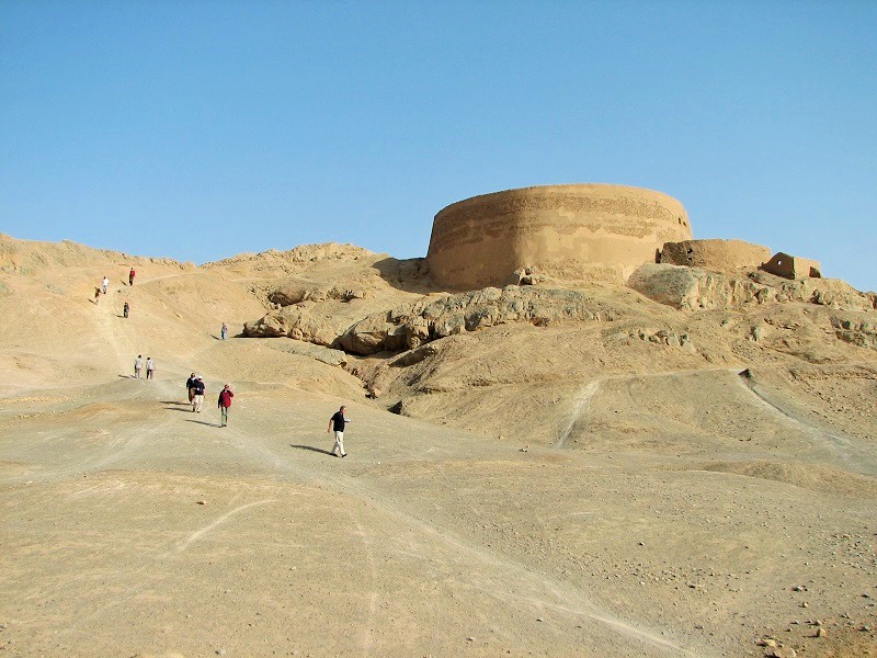 جاذبه تاریخی یزد برج سکوت (برج خاموشان)