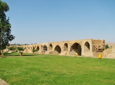 پل تاریخی شادروان در شوشتر