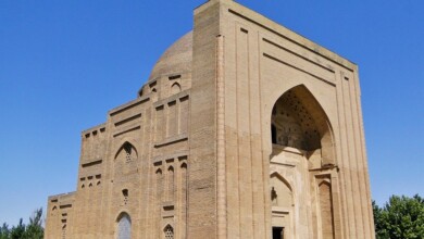 آرامگاه هارونیه توس