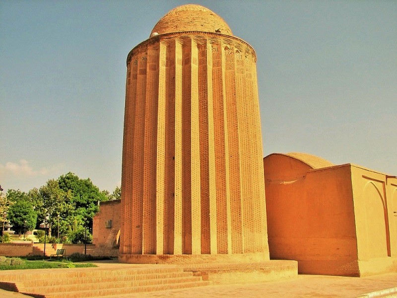 برج کاشانه (غزنه) در بسطام