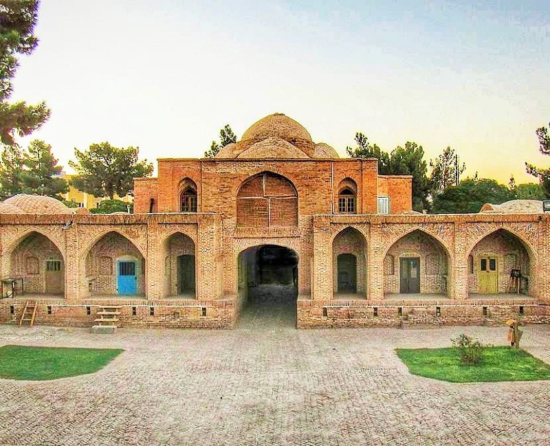 رباط حاج فرامرز خان در شهر سبزوار، معماری باستانی ایرانی