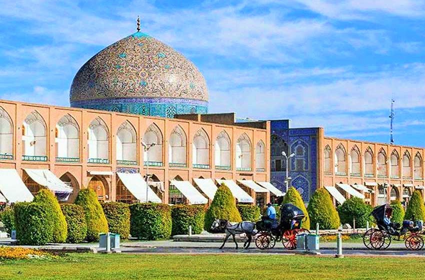 اجاره روزانه خانه در اصفهان و بازدید از مسجد شیخ لطف الله با سایت اتاقک