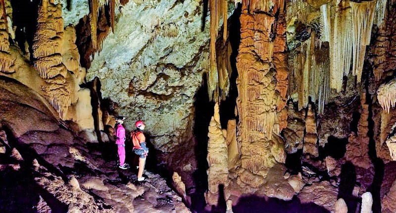جاذبه های طبیعی قم: غار کهک