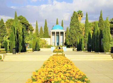 نمای آرامگاه سعدی