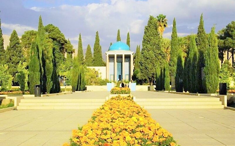 نمای آرامگاه سعدی