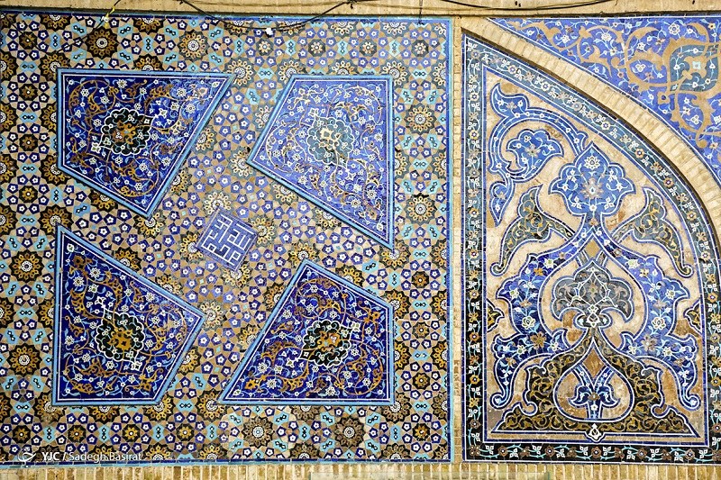 تزئینات کاشی سرامیک مسجد جامع عتیق