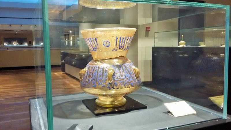 ظرف شیشه ای موزه دوران اسلامی