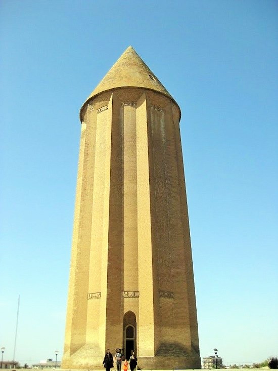 نمای برج گنبد قابوس