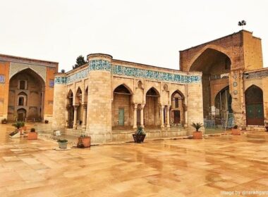 حیاط مسجد جامع عتیق شیراز