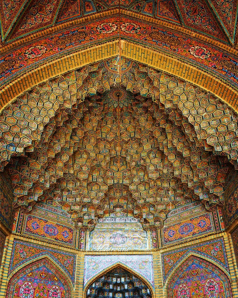 تزیینات سقف مسجد نصیرالملک شیراز
