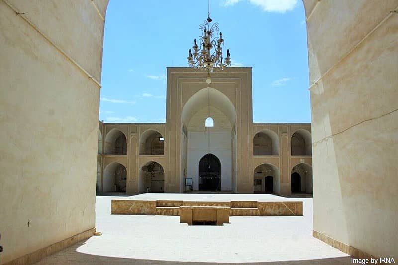 ایوان مسجد جامع ابرکوه