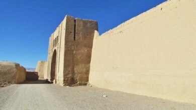 دروازه قلعه حاجی خان اسفند آباد