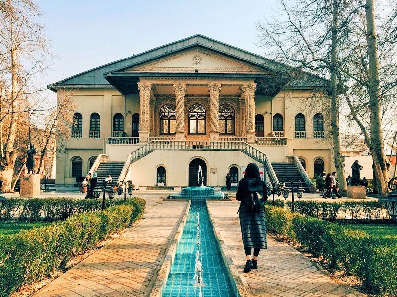 نمایی از باغ فردوس در خیابان ولیعصر تهران